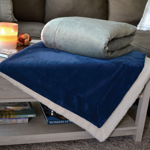 Luxury Sherpa Throw – Plush Holiday Blanket for Winter Gifts.