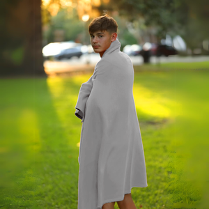 Cozy Sweatshirt Blanket – Perfect for Christmas Comfort.